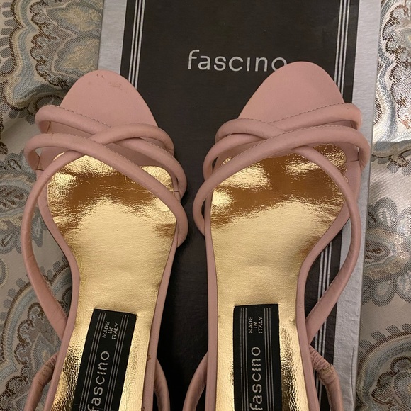 Slip on. Leather. Great for Summer. - Picture 2 of 4